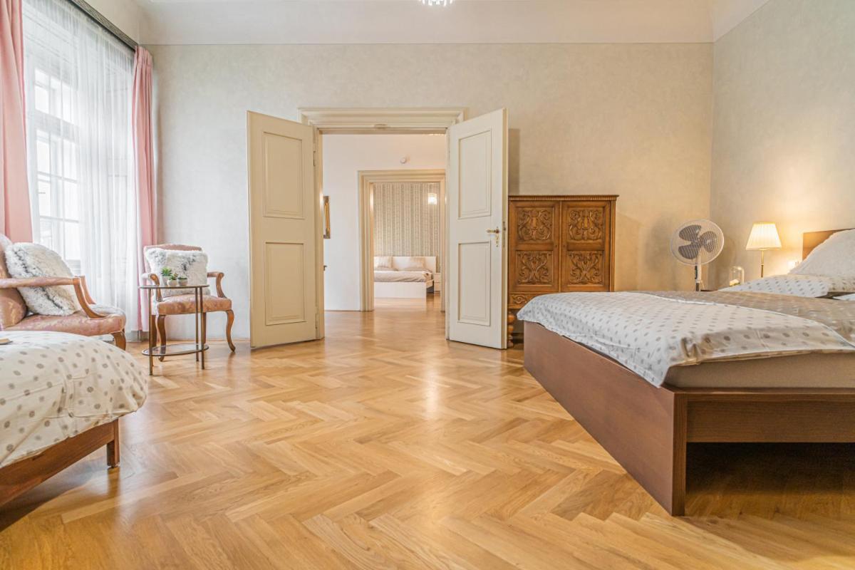 Bright & Spacious At Mala Strana, Charles Bridge 3 Min Of Walk Apartmán *